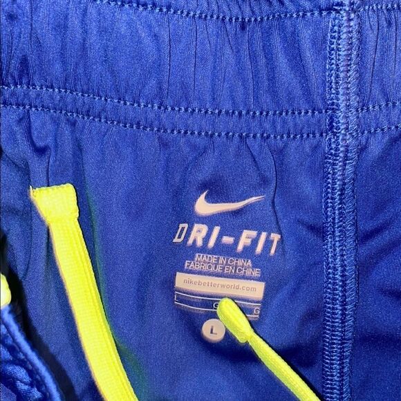 Nike Boys Shorts   - Picture 2 of 4